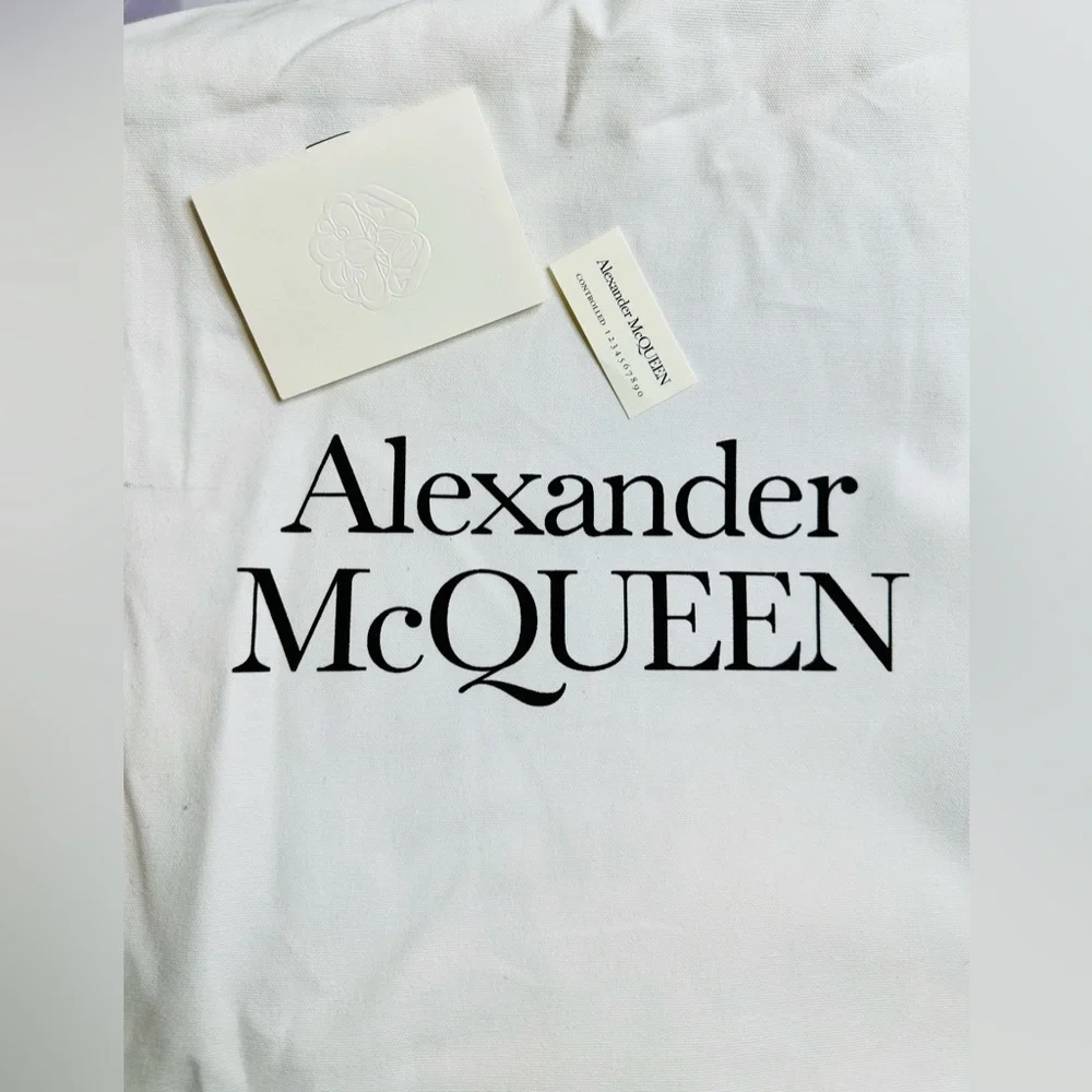 NEW! Alexander McQueen Secchiello Red Leather Skull Padlock Bucket Bag - Picture 17 of 17